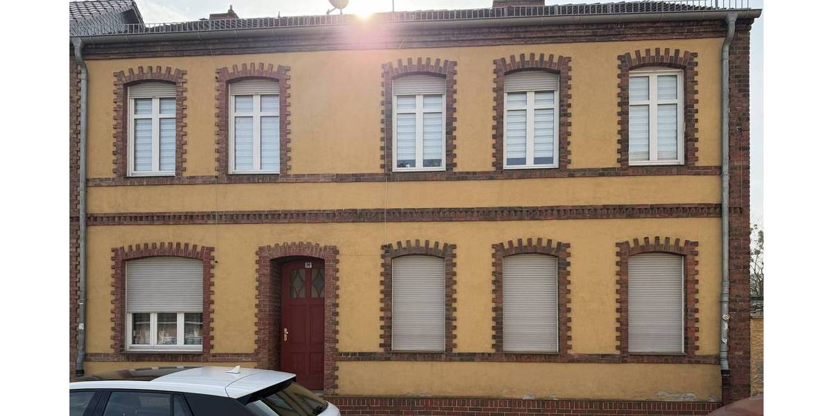 Kleines Mehrfamilienhaus mit 3 Einheiten, nahe dem Bahnhof und mit Ausbaupotential, 5,1 % Rendite - Mehrfamilienhaus, Wohnhaus Luckenwalde | Angebot:25805950
