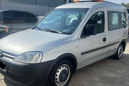 Opel Combo 123.000 km 2.990 &euro; Frankfurt am Main 65933