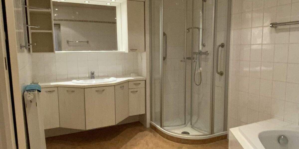 Einfamilienhaus Neustadt - 7 Zimmer, 225 m&sup2;, 250.000&euro; | Angebot:25673078