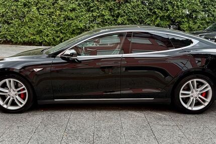 Tesla Model S 230.000 km 15.980 € München 81827