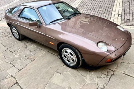Porsche 928
