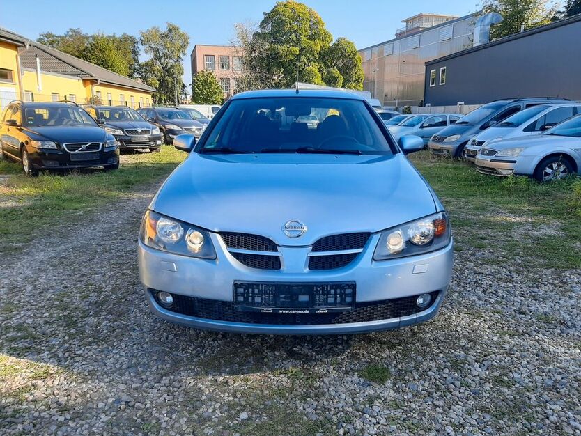 Nissan Almera 132.000 km 3.200 € Berlin 13088