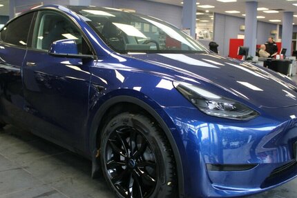 Tesla Model Y RWD 33.530 km 32.980 € Euskirchen 53881