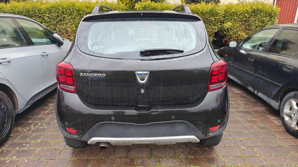 Dacia Sandero 104.235 km 7.399 &euro; Bodenfelde 37194