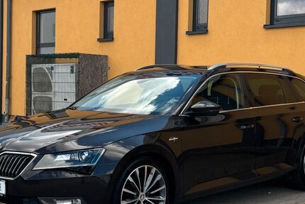 Skoda Superb 183.000 km 16.980 € Berlin 13587