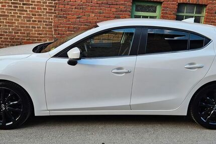 Mazda 3 93.254 km 12.450 &euro; Linnich 52441