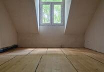 Frisch kernsanierte 2-Zimmer Altbau Wohnung
