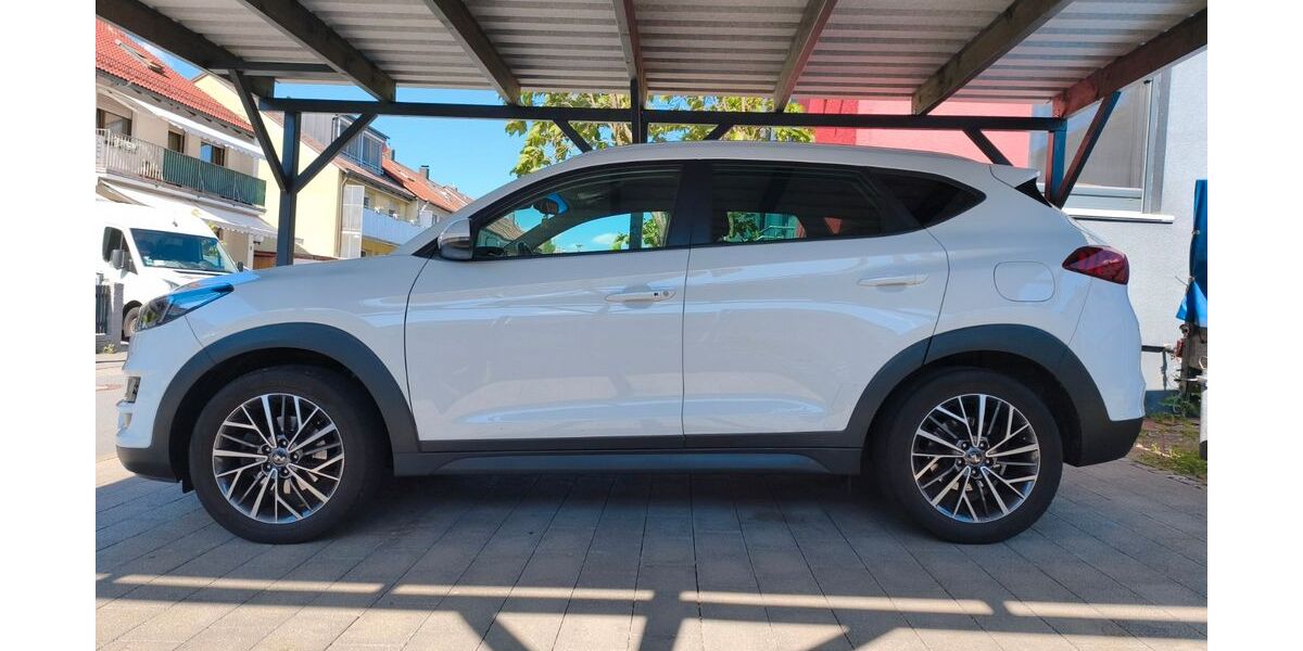 Hyundai TUCSON 102.700 km 17.800 &euro; Oberasbach 90522