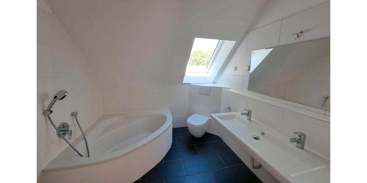Bungalow Landau in der Pfalz - 8 Zimmer, 219 m&sup2;, 2.750&euro; | Angebot:26445773
