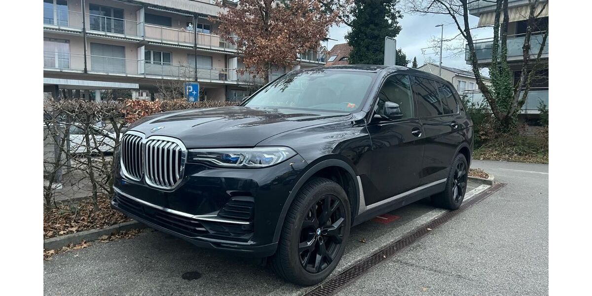 BMW X7 125.000 km 55.300 &euro; Essen 45139
