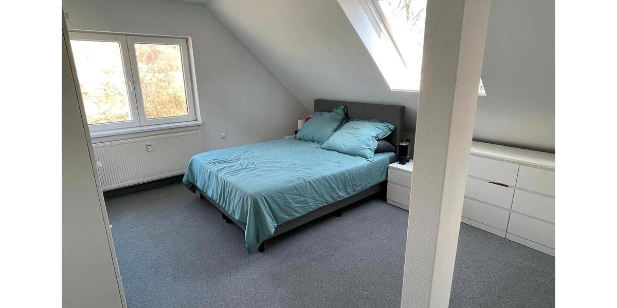 Dachgeschoßwohnung Marburg Cappel - 4 Zimmer, 144 m&sup2;, 1.200&euro; | Angebot:26243012