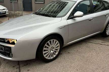Alfa Romeo 159 122.111 km 5.999 &euro; München 80636