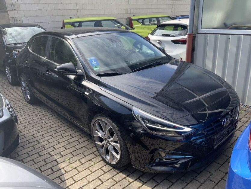 i30