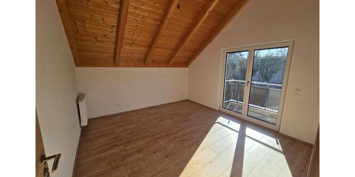 3 Zimmer - Dachgeschoss-Wohnung in Mettenheim-Hart 3 zimmer