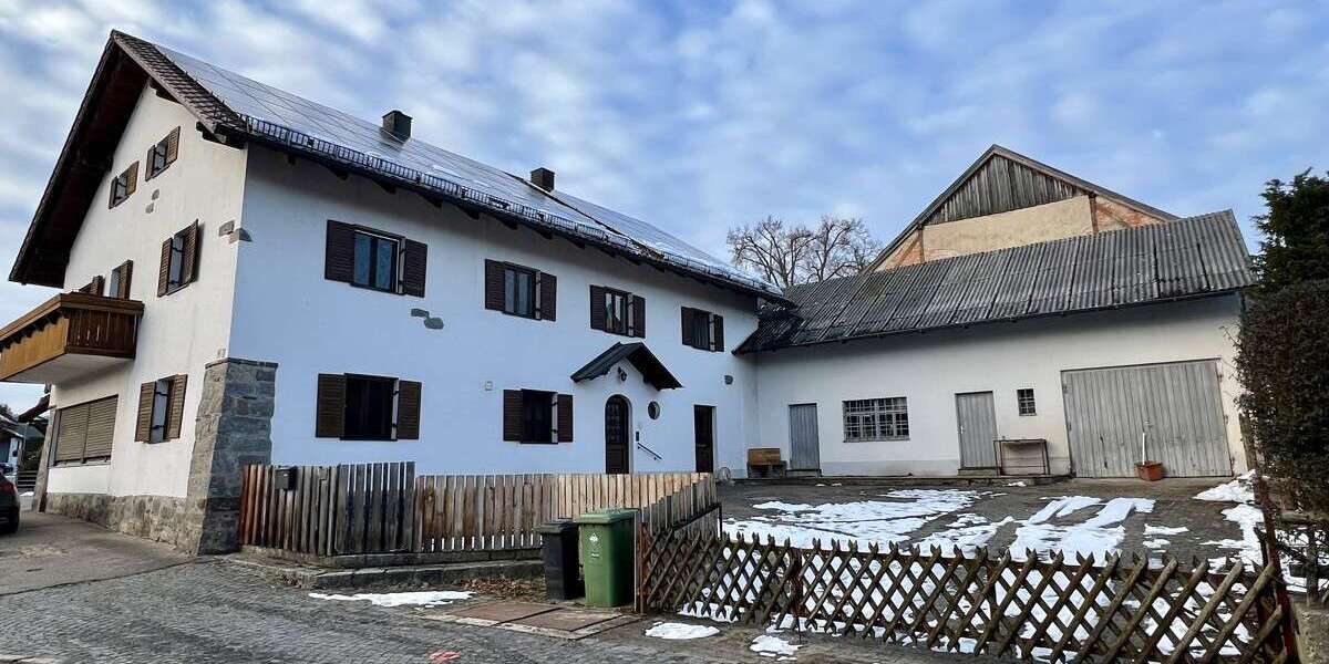 Haus zum Kaufen in Bernhardswald - Pettenreuth 299.000 € 260 m² 7 zimmer