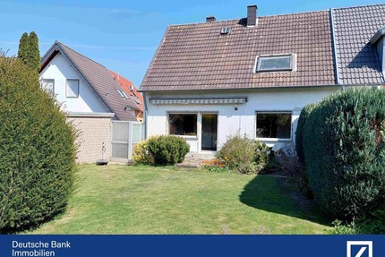 Handwerker aufgepasst! Familienfreundliches Haus mit Traumgarten und Garage, sanierungsbedürftig