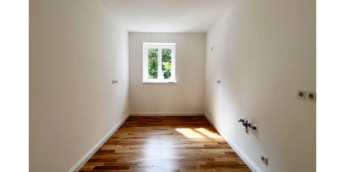 Zwei stilvoll modernisierte & bezugsbereite Eigentumswohnungen in separatem Wohnhaus 4 zimmer