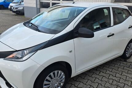 Toyota Aygo (X) 54.562 km 5.950 € Kempten 87437