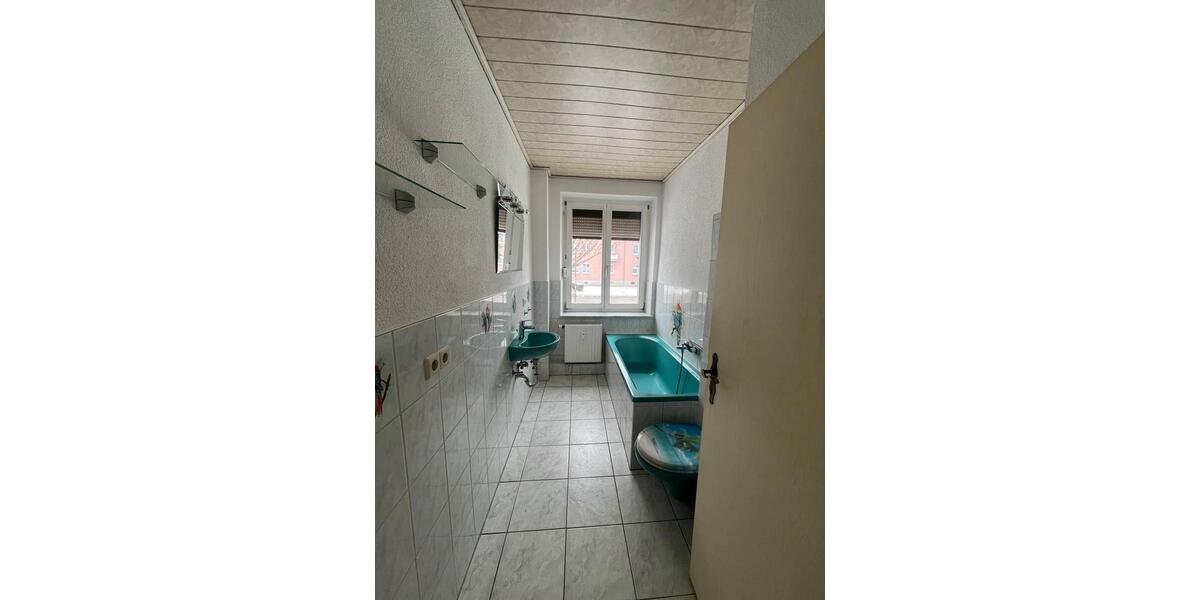 Erdgeschoßwohnung Hohenmölsen - 3 Zimmer, 68 m&sup2;, 690&euro; | Angebot:24828094