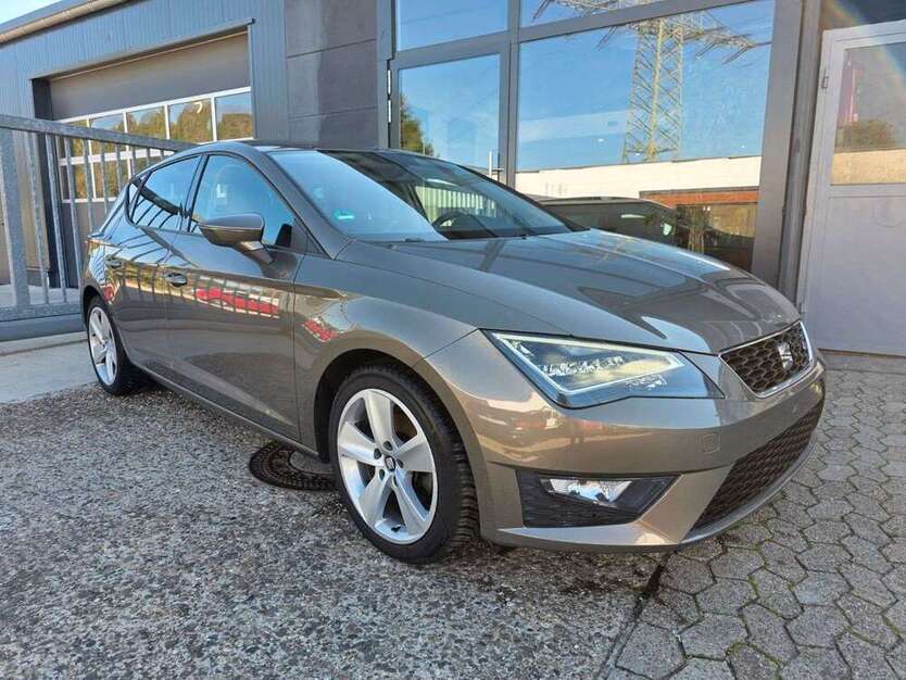 Seat Leon 135.025 km 9.490 € Essen 45279