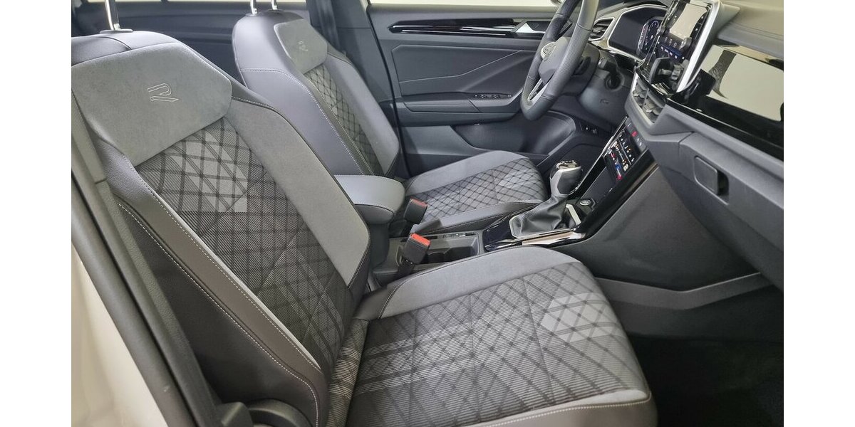 VW T-Roc R-Line 2025 LED-Matrix IQ Kamera VIC DSG 28.600 km 27.900 &euro; Garrel 49681