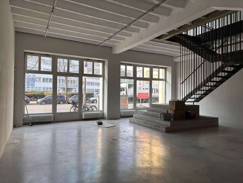 Büro in Berlin 8.636 € 395 m²
