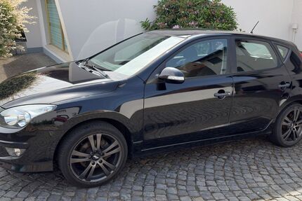 Hyundai i30 153.000 km 3.699 &euro; Elbtal 65627