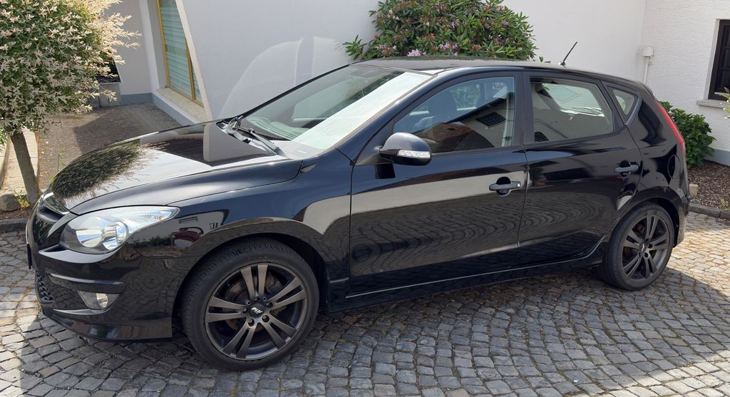 Hyundai i30 153.000 km 3.699 &euro; Elbtal 65627