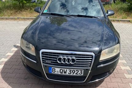 Audi A8 297.600 km 5.300 € Berlin 13585