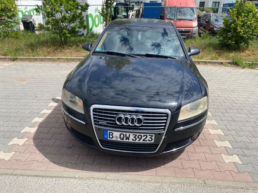 Audi A8 297.600 km 5.300 € Berlin 13585
