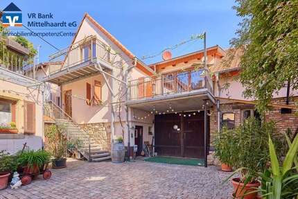 Haus Neustadt Duttweiler - 7 Zimmer, 261 m&sup2;, 685.000&euro; | Angebot:26444404