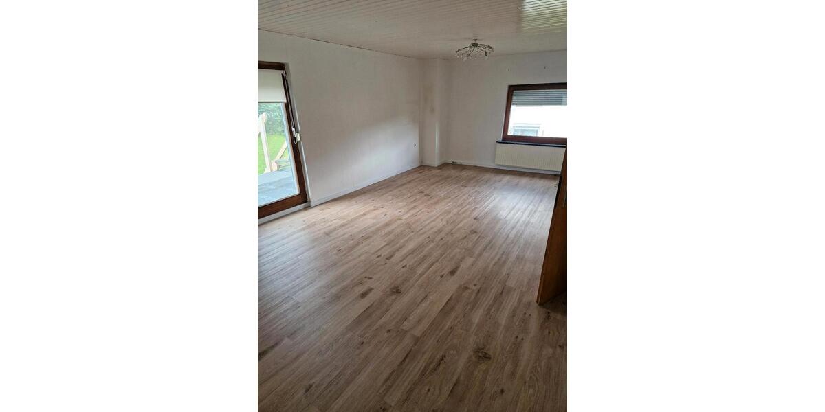 Einfamilienhaus Etzbach - 7 Zimmer, 200 m&sup2;, 1.200&euro; | Angebot:25341745