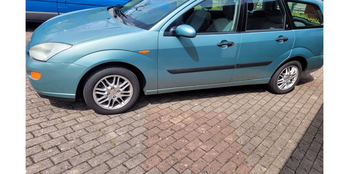 Ford Focus 127.581 km 2.999 &euro; Oberreichenbach 75394