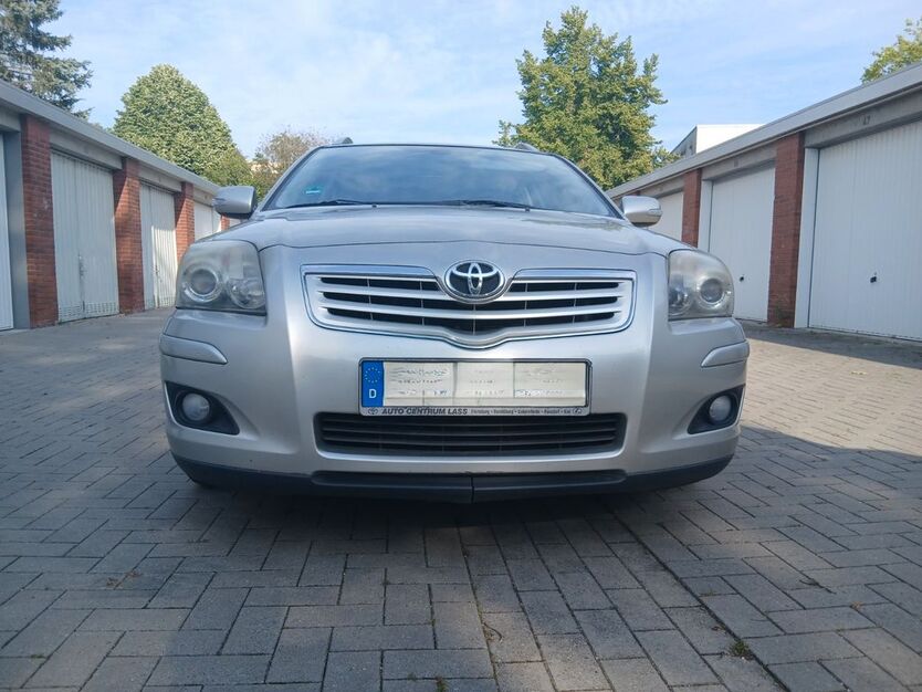 Toyota Avensis 143.665 km 4.750 € Kiel 24109