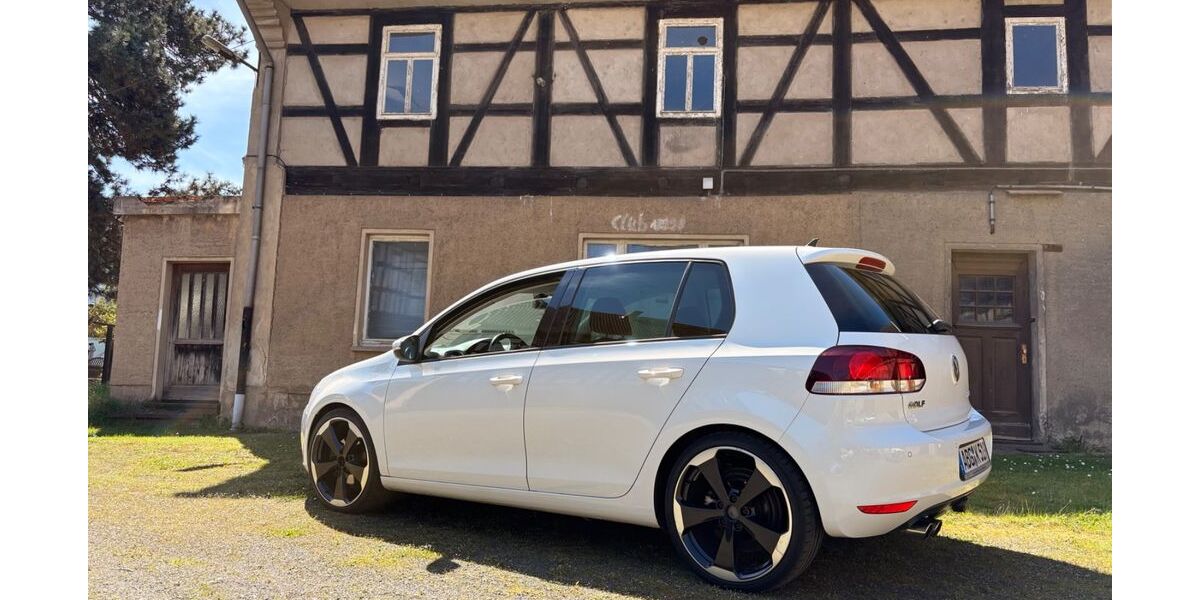 VW Golf 218.000 km 5.999 &euro; Windischleuba 04603
