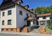 (A1572) geräumiges Mehrfamilienhaus am Hermsdorfer Kreuz