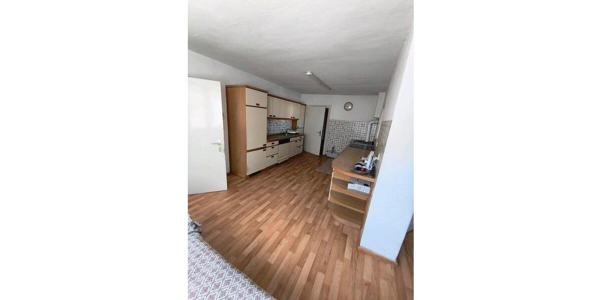 Bauernhaus, Landhaus Eggenfelden - 9 Zimmer, 400 m&sup2;, 1.500&euro; | Angebot:26134944