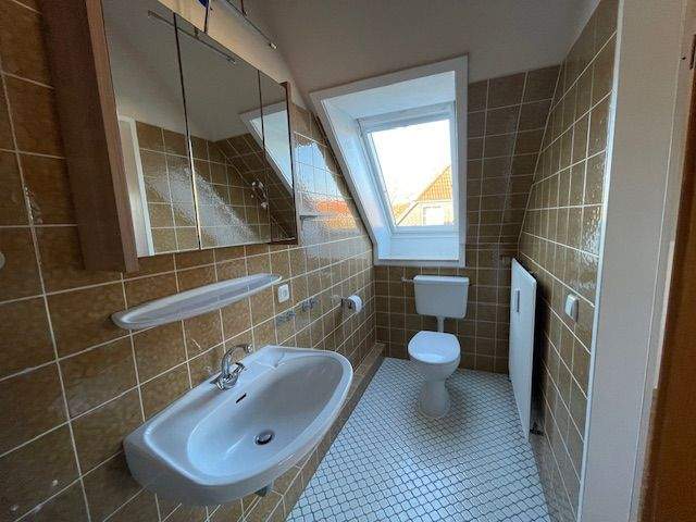 Etagenwohnung Scharnebeck - 3 Zimmer, 100 m&sup2;, 900&euro; | Angebot:25670343