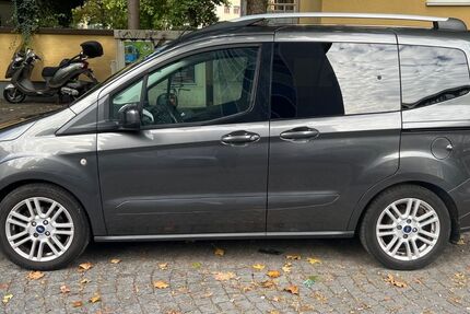 Ford Tourneo Courier 104.500 km 5.800 &euro; München 81541