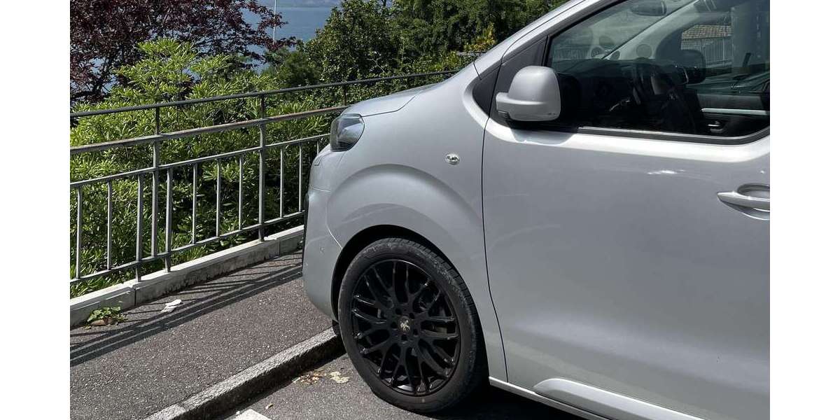 Peugeot Traveller 67.500 km 29.775 &euro; Pforzheim 75179