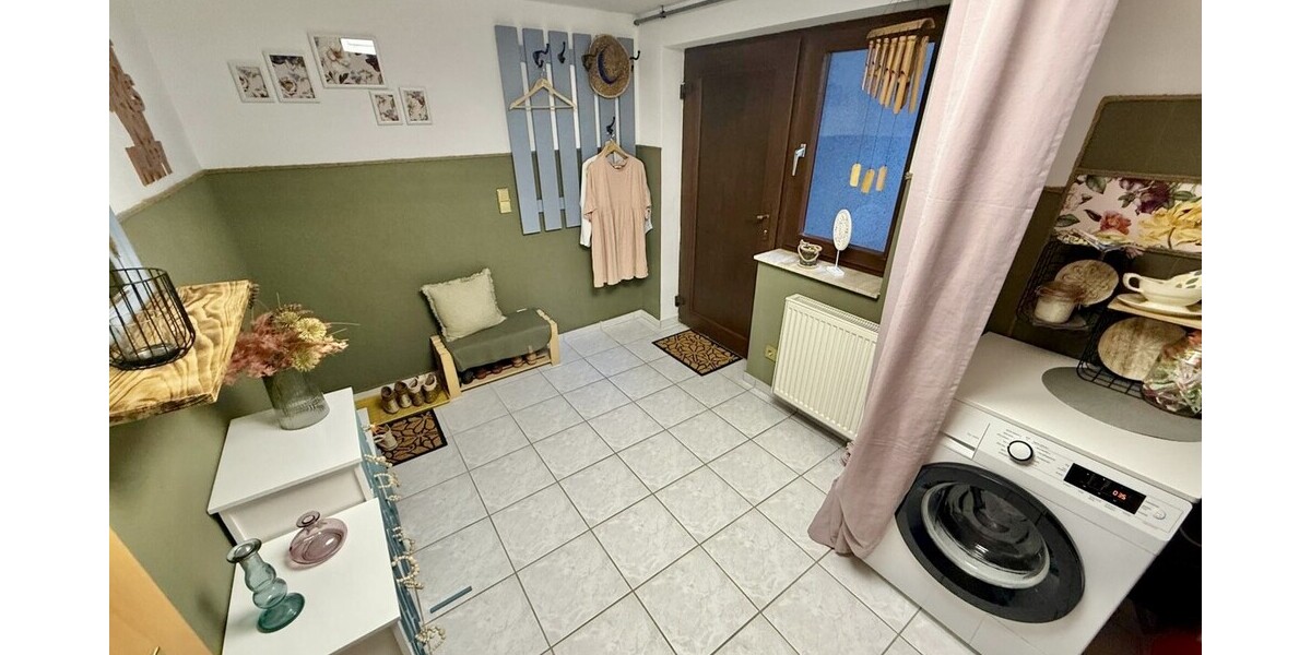 HORN IMMOBILIEN++ Neubrandenburg, tolles Architektenhaus mit 5 Zimmern, EBK, Keller und Carport - Einfamilienhaus Neubrandenburg Lindenberg | Angebot:26979402