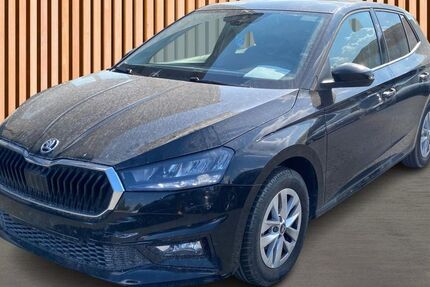Skoda Fabia 25.681 km 16.780 &euro; Dresden 01328