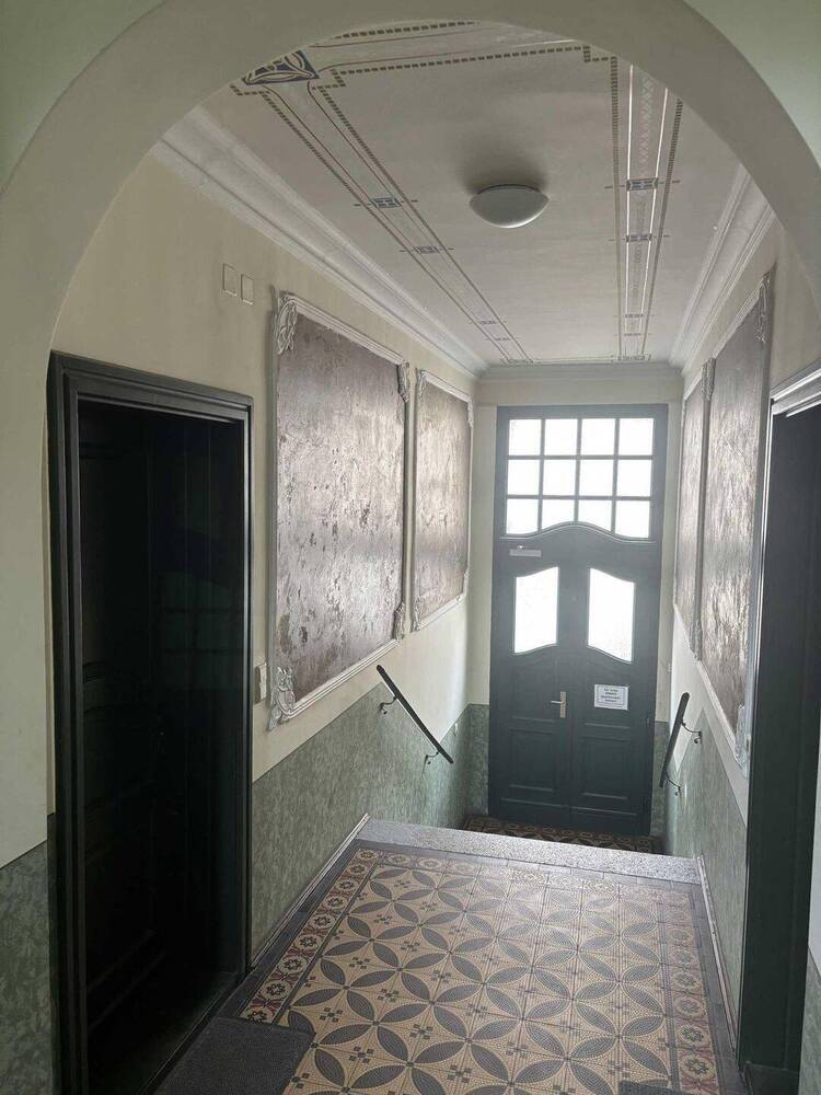 Mockau-Süd...Vermietete 2-Raum-Whg. mit Balkon + Einbauküche!