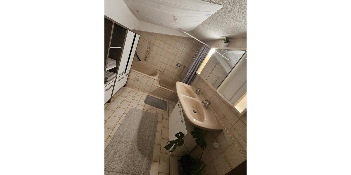 Dachgeschoßwohnung Winnenden - 3.5 Zimmer, 80 m&sup2;, 860&euro; | Angebot:26322312