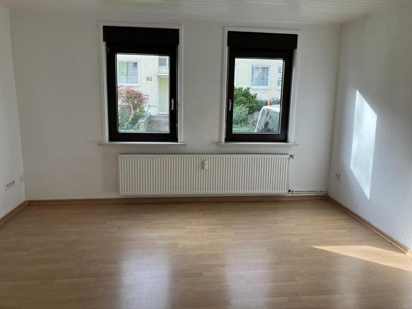 Vollständig renovierte 3-Zimmer-Erdgeschoßwohnung (WG-geeignet)