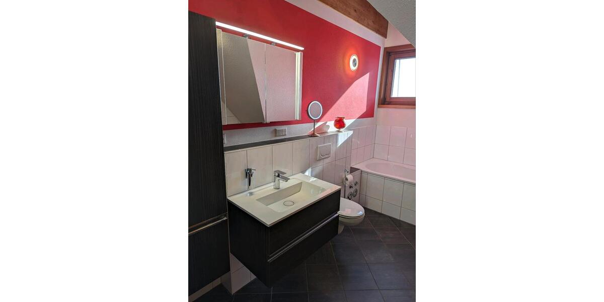 Dachgeschoßwohnung Jettingen - 3 Zimmer, 120 m&sup2;, 389.000&euro; | Angebot:24300540