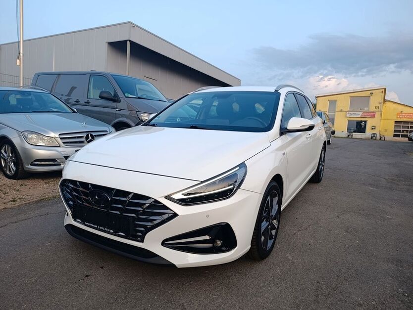 Hyundai i30 130.000 km 14.990 € Hannover 30453