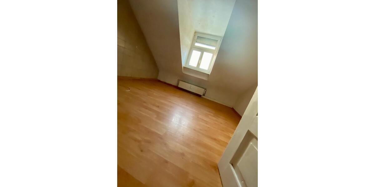 Dachgeschoßwohnung Völklingen - 4 Zimmer, 90 m&sup2;, 690&euro; | Angebot:26349882