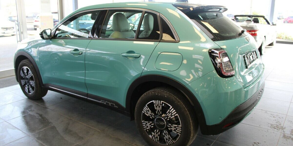 Fiat 600 Hybrid 2.394 km 21.480 &euro; Euskirchen 53881