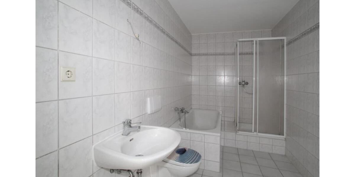 Etagenwohnung Zschopau - 2 Zimmer, 62 m&sup2;, 300&euro; | Angebot:26109536